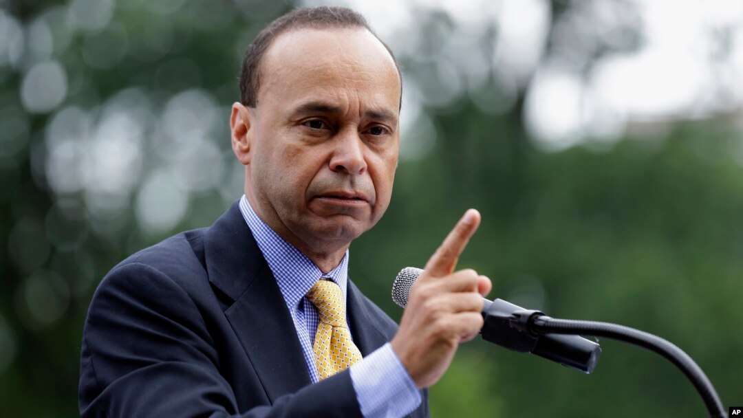 El congresista Luis Gutiérrez preside el equipo especial sobre inmigración creado por la junta de legisladores hispanos del Congreso.