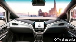 Самоуправляемая модель Chevy Bolt без руля управления. 