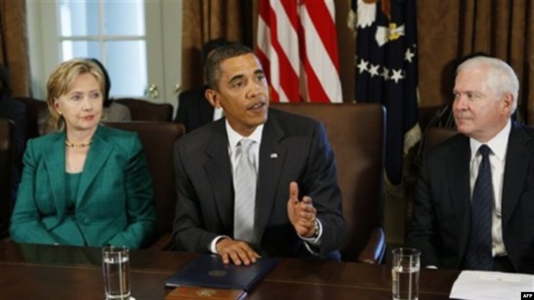 Xillari Klinton prezident Barak Obamaning tashqi siyosat bo'yicha o'ng qoli. Mintaqaga uning darajasidagi rasmiy bormaganiga ancha bo'ldi.