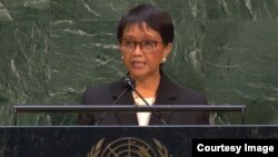 Menlu RI Retno Marsudi memberikan pidato pada Sidang Majelis Umum PBB yang membahas situasi Palestina-Israel di New York, Kamis 20/5 (Foto: tangkapan layar courtesy: UNTV)