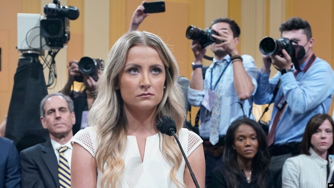Sara Metjuz, bivša zamenica sekretara za štampu Bele kuće, svedoči pred Komisijom za 6. januar u Kongresu, 21. jula 2022. (Foto: AP/Patrick Semansky)