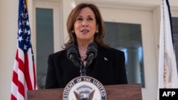 La vicepresidenta de Estados Unidos y candidata presidencial demócrata, Kamala Harris, habla en el Observatorio Naval en Washington, el 23 de octubre de 2024.