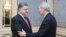 Сенатор Роб Портман з президентом Петром Порошенком у Києві. Квітень. 2015р.