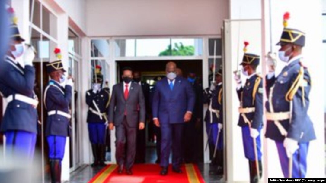 Presiden Somalia Mohamed Abdullahi bertemu dengan Presiden Republik Demokratik Kongo dan Kepala Uni Afrika Felix Tshisekedi di Kinshasa, Republik Demokratik Kongo, 19 April 2021. (Twitter/Kepresidenan Republik Demokratik Kongo)