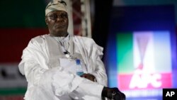 L'ancien vice-président du Nigeria, Atiku Abubakar, aspirant à la présidence, lors du congrès du parti du Congrès progressiste à Lagos, Nigeria, 10 décembre 2014