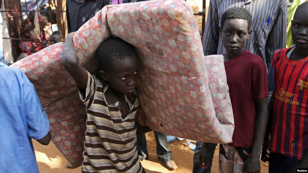 Raseljena deca u kampu Ujedinjenih nacija u Južnom Sudanu