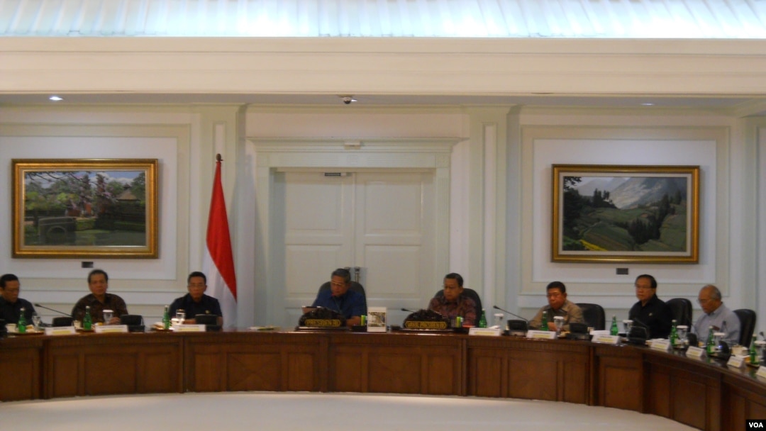 Presiden Susilo Bambang Yudhoyono memimpin sidang paripurna kabinet di Jakarta, 4 June 2014. (VOA/Andylala Waluyo)