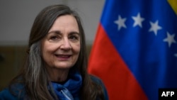 Jennie Lincoln, jefa de la misión de observación electoral del Centro Carter, se reúne con autoridades del CNE venezolano en Caracas, el 7 de noviembre de 2023.