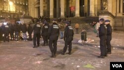 Des policiers déployés après une attaque terroriste à Bruxelles, Belgique, mars 2016.