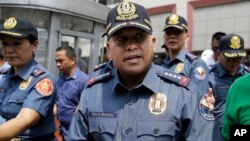 Philippine National Police Chief Ronald dela Rosa walks after an anti-terror simulation exercise at a bus terminal in Quezon city, north of Manila, Philippines, April 11, 2017. Dela Rosa said at least several people have been killed in battle between government forces and suspected Abu Sayyaf militants on a central resort island.