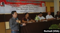 Suasana Workshop dan Studi Banding "Desa Membangun Indonesia" Forum Komunikasi Kepala Desa (FK2D) se kabupaten Sumbawa Barat (Foto: VOA/Nurhadi)