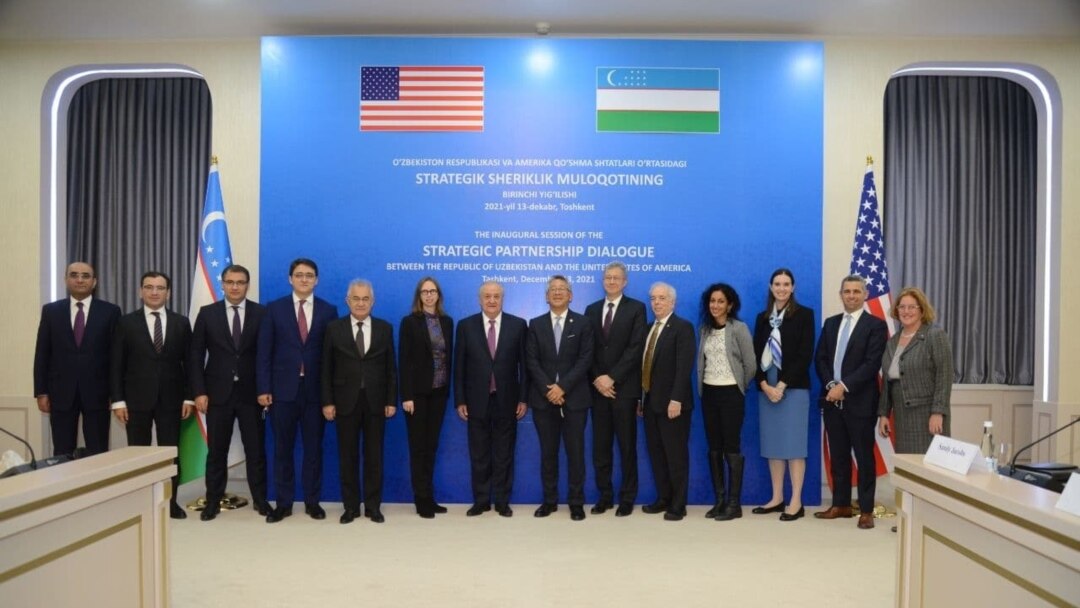 Toshkentda AQSh va O'zbekiston rasmiylari muloqot qildi, 13-dekabr, 2021 