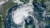 Esta imagen satelital de la Oficina Nacional de Administración Oceánica y Atmosférica (NOAA)/GOES muestra la tormenta tropical Beryl a las 14:56 UTC del 6 de julio de 2024, en el Golfo de México.