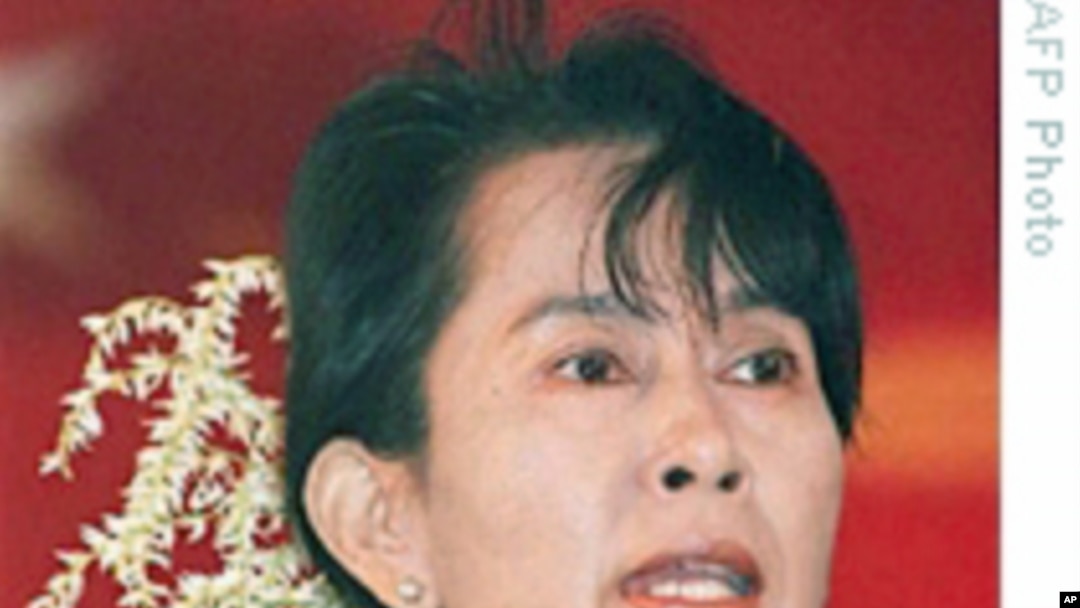 美国国务卿克林顿呼吁缅甸释放昂山素季