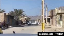 درگیری مسلحانه میان نیروهای نظامی و امنیتی جمهوری اسلامی و شماری افراد مسلح در محدوده جهادآباد شهرستان سراوان در استان سیستان و بلوچستان (از حساب ایکس حال‌وش، چهارشنبه اول مهر)