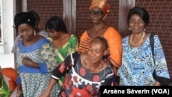 Des femme s'organisent pour lutter contre les rites du veuvage, Brazzaville le 6 décembre 2019. (VOA/Arsène Séverin)