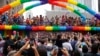 Warga Brazil Rayakan Parade Hak Kaum Gay 