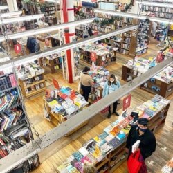 The Strand ha sobrevivido a la Gran Depresión, dos guerras mundiales y al 11-S, pero la pandemia se ha convertido en el mayor desafío de la tienda. [Foto: Instagram Strand].