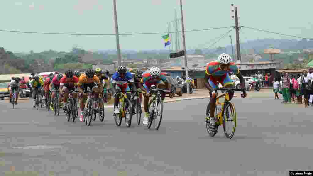 ሓምሻይ መድረኽ ዙር ጋቦን