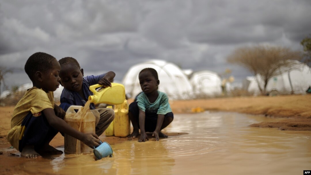 Trẻ em Somalia tại trại tị nạn Dadaab ở Kenya