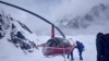 Tim penyelamat melakukan pencarian korban di Gunung Annapurna, Nepal, 18 Januari 2020. (Foto: dok).