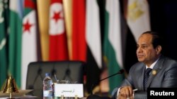 Ông Sisi nói với các binh sĩ là “mọi việc đã kiểm soát được chưa đủ. Tình hình hoàn toàn ổn định.”