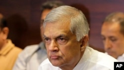 រដ្ឋមន្រ្តី​ Ranil Wickeremesinghe ចូលរួម​ក្នុង​ការ​ជួប​ជុំ​ជាមួយ​សារព័ត័មាន​ក្នុង​ប្រទេស​ស្រីលង្កា​កាលពី​ថ្ងៃទី​២៧​ ខែតុលា ឆ្នាំ២០១៨។