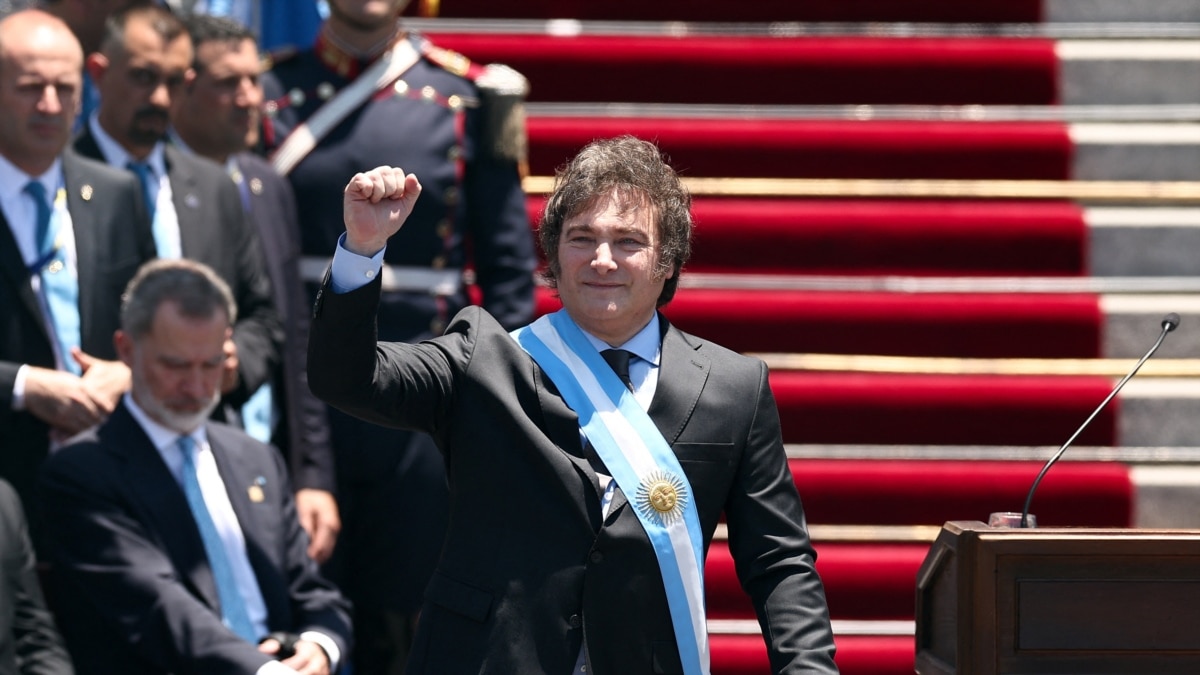 Javier Milei toma posesión como presidente de Argentina y promete "una nueva era"