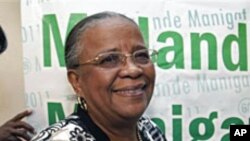 Mirlande Manigat, lidè RDNP, youn nan lidè opozisyon an ki aksepte envitasyon Prezidan Martelly a (Foto achiv)