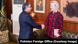 پاکستان کے سیکرٹری خارجہ سہیل محمود اور امریکی معاون نائب وزیر خارجہ ایلس ویلز کی ملاقات