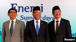 Dari kiri: Susilo Siswoutomo (Wakil Menteri ESDM), Jero Wacik (Menteri ESDM) dan Rudi Rubiandini (Ketua SKK Migas) di Jakarta, 16 January 2013 (Foto: dok).