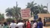 Des Camerounais ont manifesté devant l’ambassade de France à Yaoundé