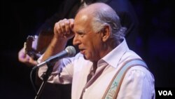 El cantante Jimmy Buffett fue dado de alta del hospital St. Vincent de Sydney y se está recuperando.