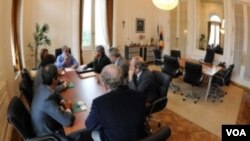 El jefe de Gabinete, Aníbal Fernández, recibió a los dirigentes. También están en la reunión el ministro de Economía, la ministra de la Producción, y el presidente de la Oficina Nacional de Control Comercial Agropecuario.