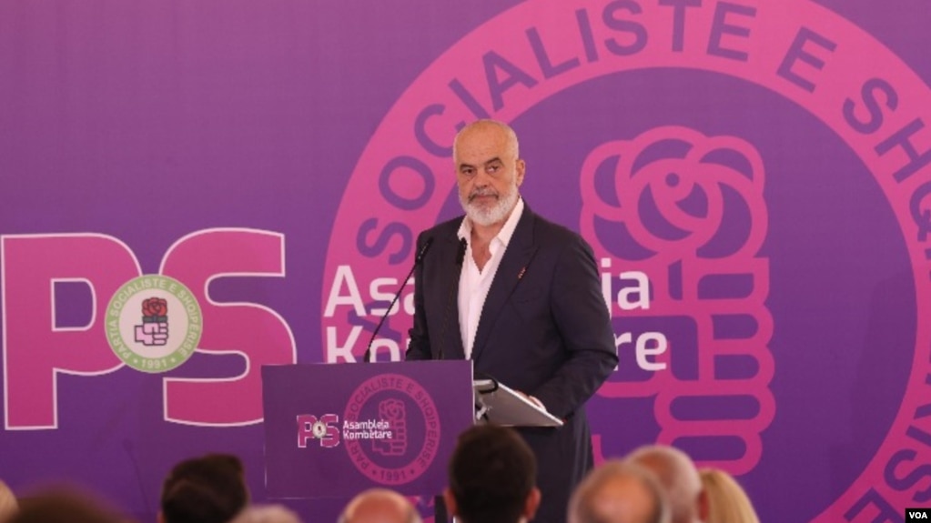 Kryetari socialist dhe kryeministri Edi rama në Asamblenë e PS