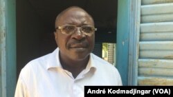 Ngartoidé Blaise, secrétaire général du Syndicat des enseignants du Tchad pour la commune de N'Djamena, le 2 octobre 2017. (VOA/André Kodmadjingar)