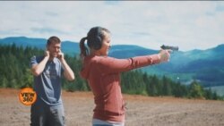 دفاع کا اختیار: کیا امریکی شہری کسی کو بھی گولی مار سکتے ہیں؟