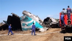 Accident d'avion , photo datant du 25 décembre 2012: "En Birmanie, les accidents dans les transports sont fréquents".