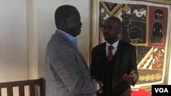 UMnu. Raila Odinga loMnu. Nelson Chamisa baxoxisana ngokubhubha kuka Morgan Tsvangirai.