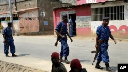 Des policiers en patrouille à Bujumbura