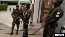 Des militaires ivoiriens à Bouaké, Côte d'Ivoire, le 8 décembre 2010.