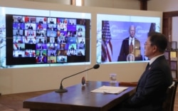 문재인 한국 대통령이 22일 온라인으로 개막한 기후정상회의에 참석했다.