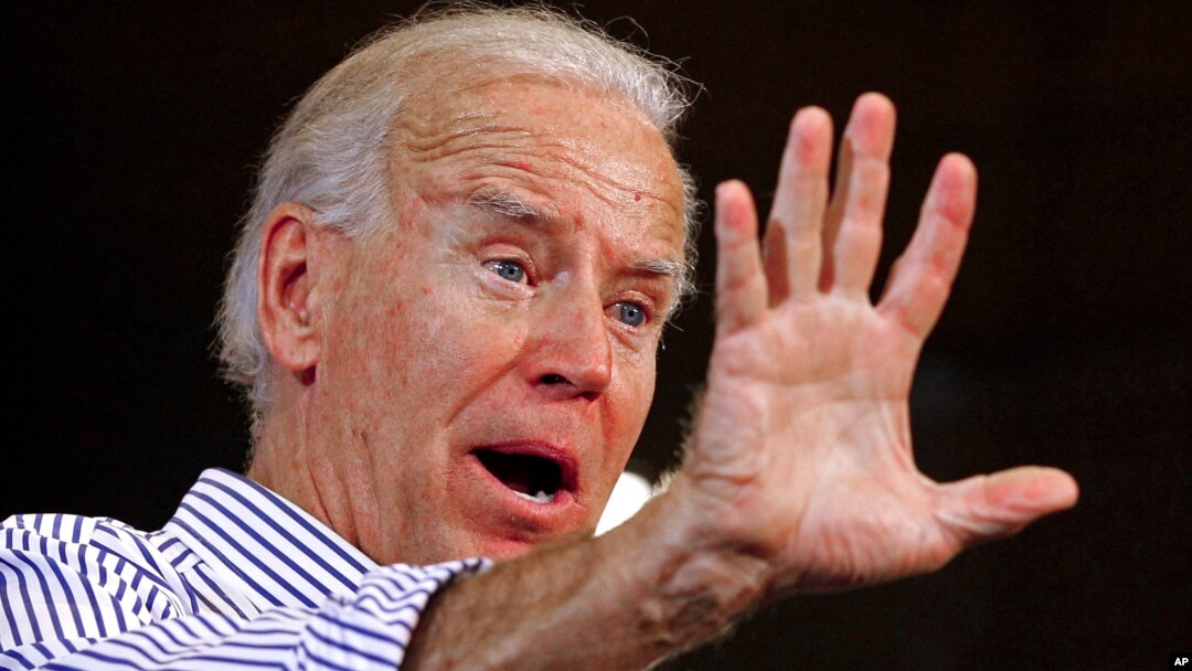 El vicepresidente Joe Biden habla en Asheville, Carolina del Norte a principios de octubre. Hace cuatro años tuvo el cuidado de no paracer demasiado agresivo en su debate con Sarah Palin.