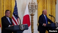 El presidente de Estados Unidos, Donald Trump, ofrece una conferencia de prensa conjunta con el primer ministro japonés, Shigeru Ishiba, en la Sala Este de la Casa Blanca en Washington, Estados Unidos, el 7 de febrero de 2025