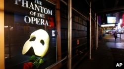 Teater Broadway di New York juga harus mengalami penutupan selama kebijakan lockdown terkait pandemi Covid-19 di sana (ilustrasi). 