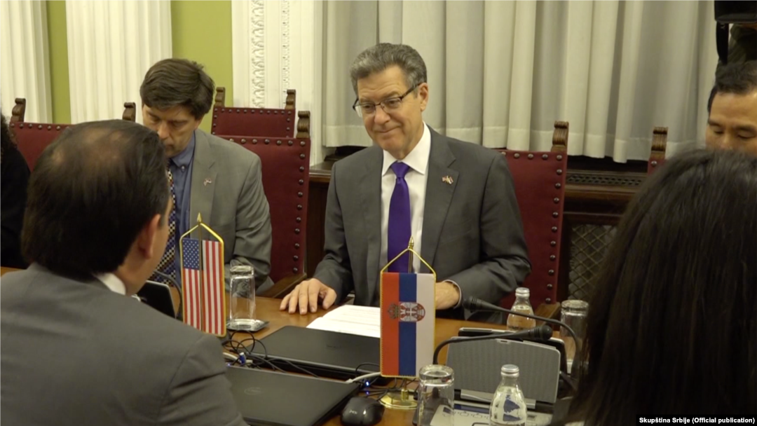 Delegacija američkog Stejt departmenta predvođena ambasadorom za međunarodne religijske slobode Semjuelom Braunbekom posetila je Skupštinu Srbije, Foto: video grab, agencija Fonet