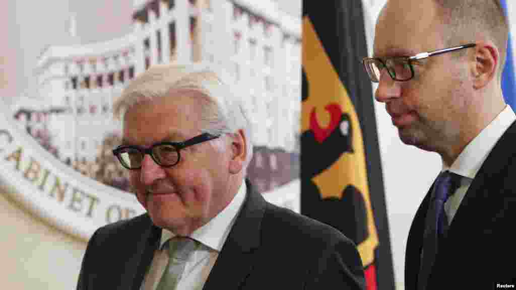 German Foreign Minister Frank-Walter Steinmeier and Ukrainian Prime Minister Arseniy Yatsenyuk a Kyiv, Ukraine, Nuwamba 18, 2014.