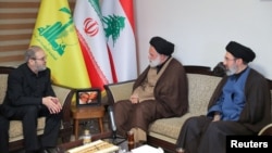 بازدید مجتبی خامنه‌ای از دفتر حزب الله لبنان در تهران (آرشیو)