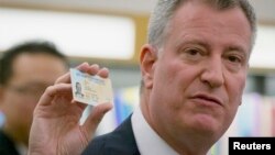 El alcalde demócrata, Bill de Blasio, ha prometido que no se entregarán esos registros de los indocumentados al gobierno federal.
