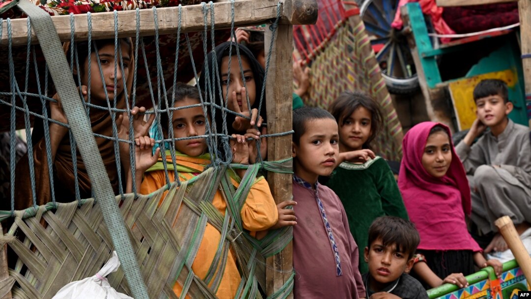 پاکستان سے ننگر ہار پہنچنے والا ایک خاندان۔